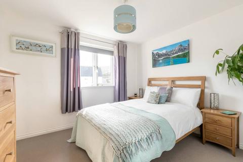 24 Pikes Pool Drive, Kirkliston, EH29 9GH