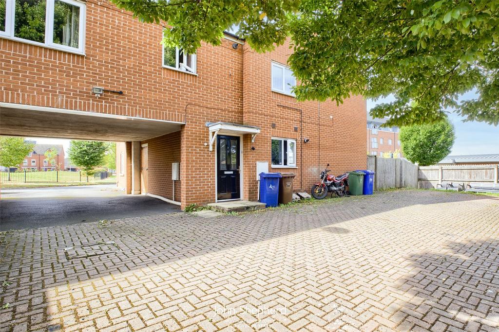 Earlswood Way, Cannock, Staffordshire, WS11 1 bed flat for sale £120,000