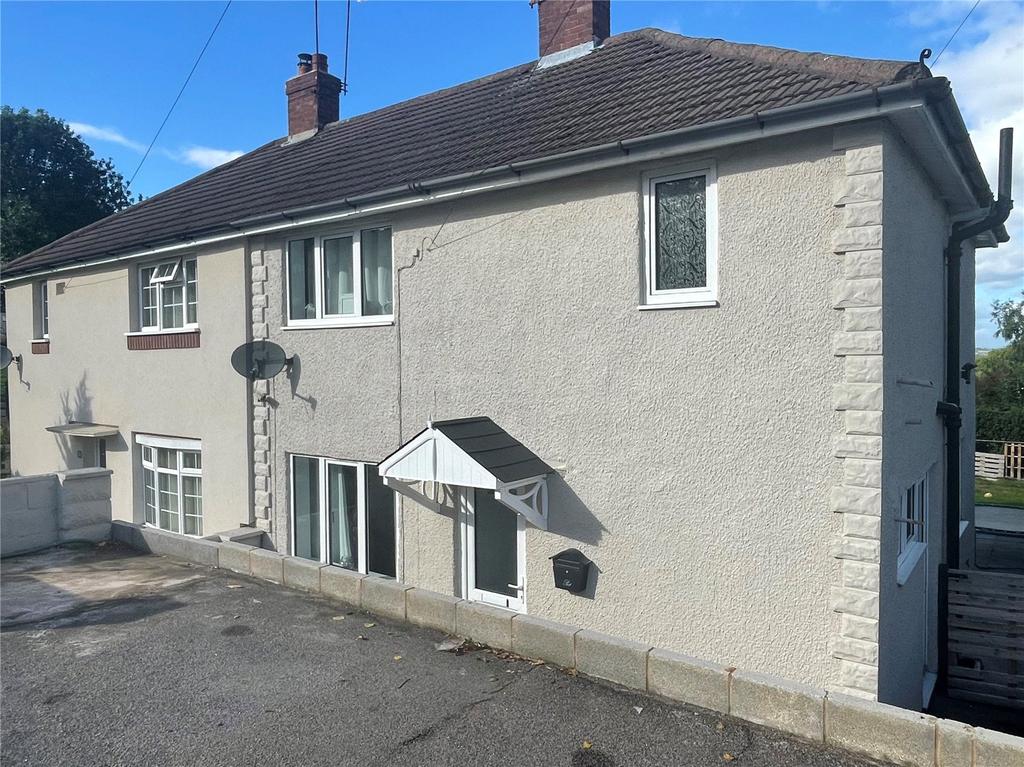 Queensway, Rugeley, Staffordshire, WS15 3 bed semidetached house for
