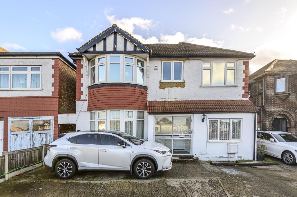 Tolworth Rise South, Surbiton, KT5 3 bed flat for sale £400,000