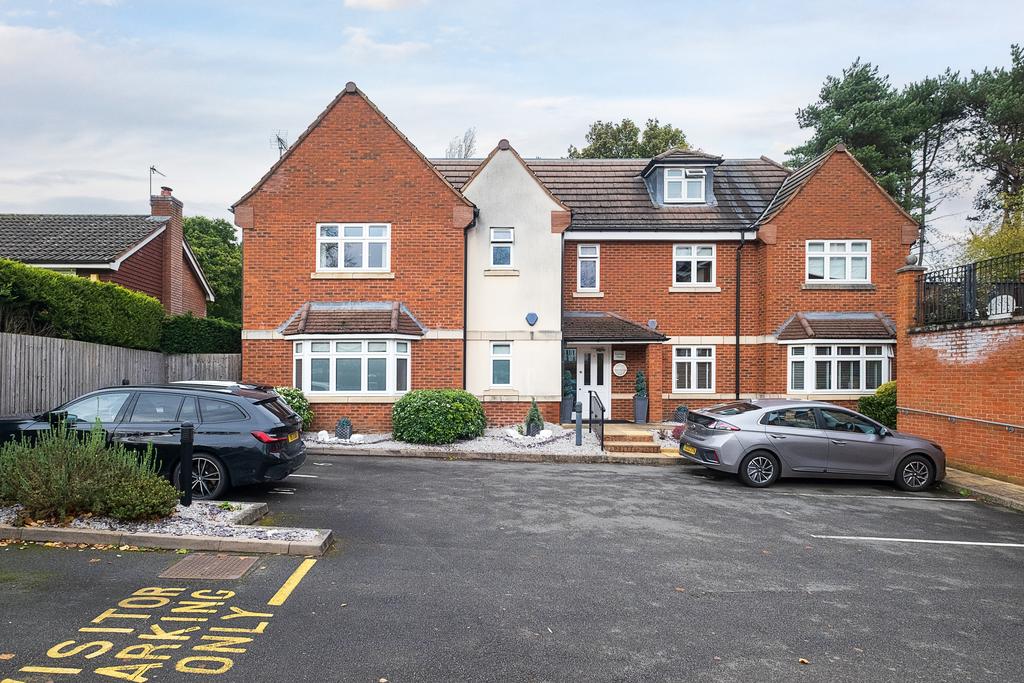 150 Tamworth Road, Sutton Coldfield, B75 2 bed apartment £295,000