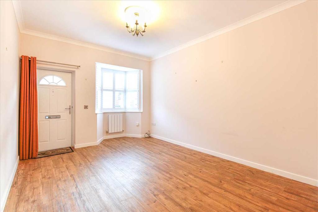 Morley Street, Kettering 2 bed end of terrace house £900 pcm (£208 pw)