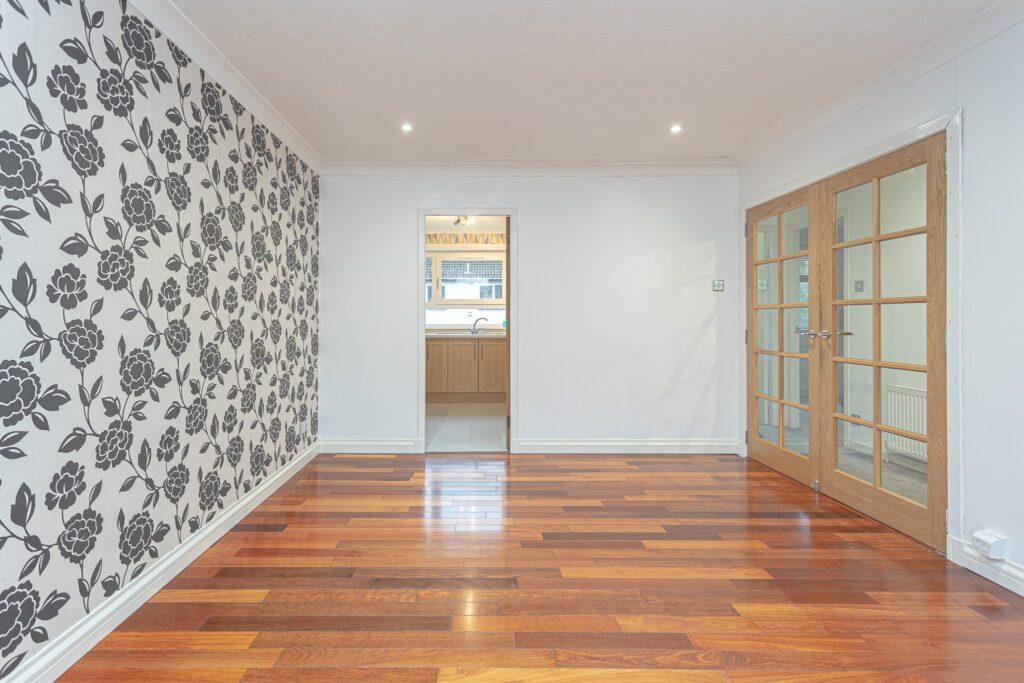 Lennox Gardens Linlithgow EH49 2 bed apartment £725 pcm (£167 pw)