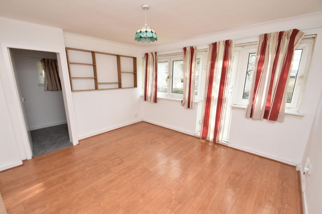 Flat 0/2. 2257 Paisley Road West, Cardonald, Glasgow, G52 1 bed flat