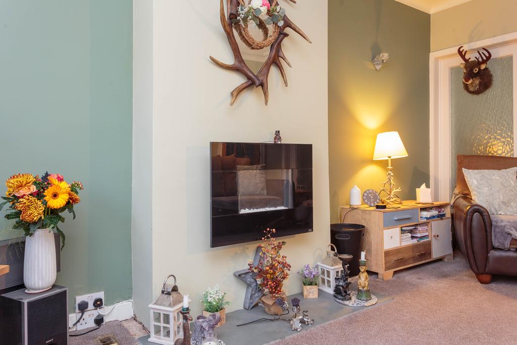 14 Downie Grove, Edinburgh, EH12 7AX 3 bed semidetached house £375,000