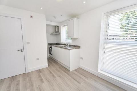 Studio to rent, Regents Park Road,  Finchley,  N3