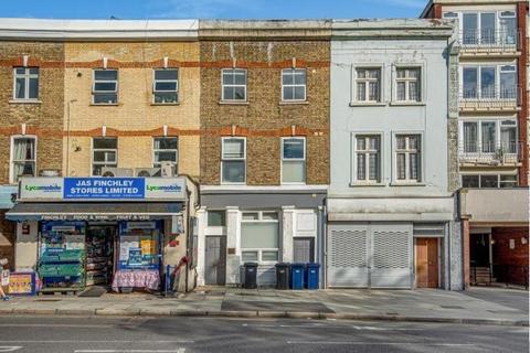 Studio to rent, Regents Park Road,  Finchley,  N3