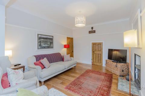 3 bedroom villa for sale - 13 Blackford Avenue, Blackford, Edinburgh, EH9 2PJ