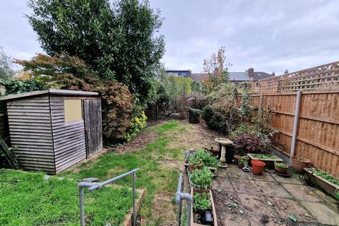 233 Minard Road, Catford, London, SE6 1NH