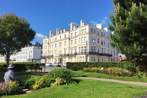 3 bedroom apartment for sale, Royal Crescent Court, Filey