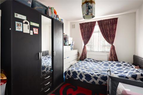 18 Solander Gardens, London, E1 0DN