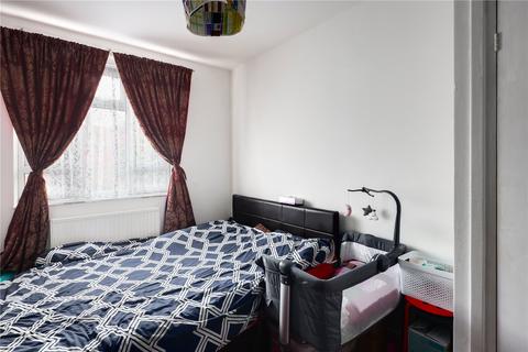 18 Solander Gardens, London, E1 0DN