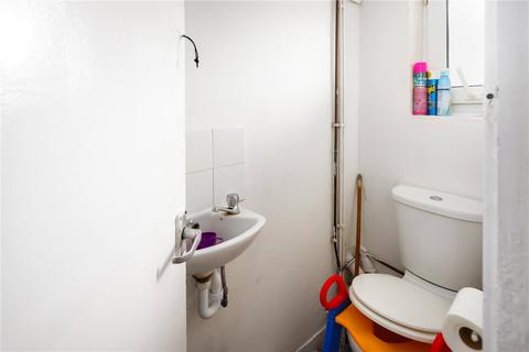 18 Solander Gardens, London, E1 0DN