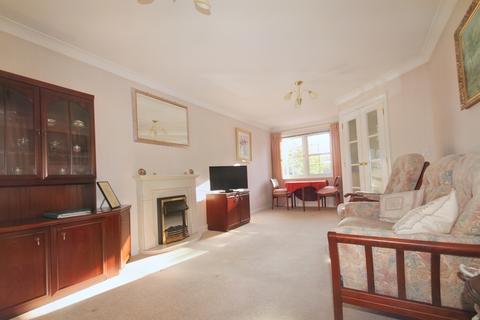 1 bedroom flat for sale - Laburnum Court, 9 Harefield Road, UXBRIDGE