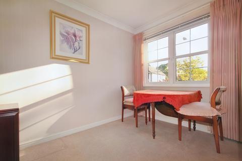1 bedroom flat for sale - Laburnum Court, 9 Harefield Road, UXBRIDGE