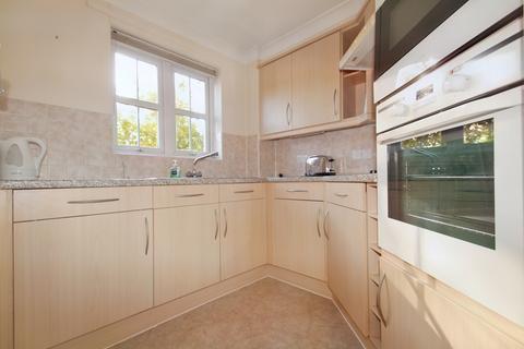 1 bedroom flat for sale - Laburnum Court, 9 Harefield Road, UXBRIDGE