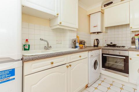 2 bedroom ground floor flat to rent, Orient Place, Canterbury