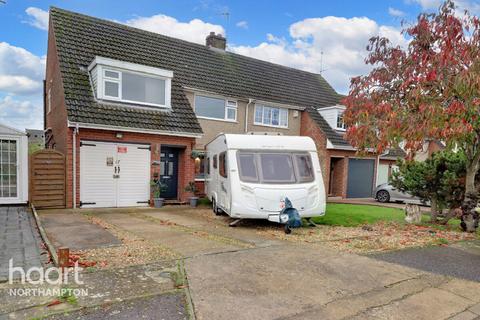 17 Barnard Close, Northampton, NN5 6LB