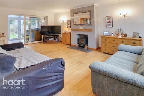 17 Barnard Close, Northampton, NN5 6LB