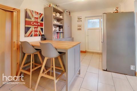 17 Barnard Close, Northampton, NN5 6LB