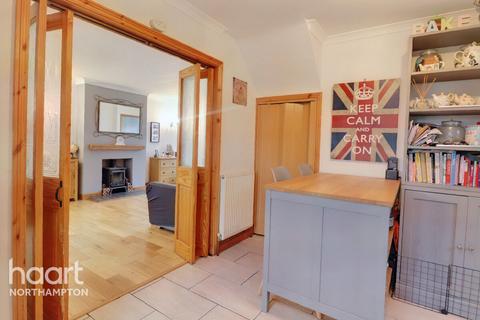 17 Barnard Close, Northampton, NN5 6LB