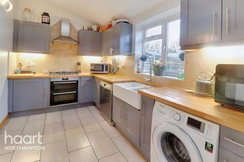 17 Barnard Close, Northampton, NN5 6LB