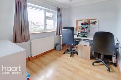 17 Barnard Close, Northampton, NN5 6LB