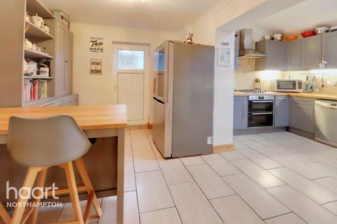 17 Barnard Close, Northampton, NN5 6LB
