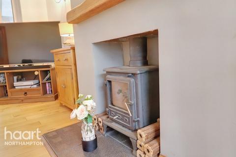17 Barnard Close, Northampton, NN5 6LB
