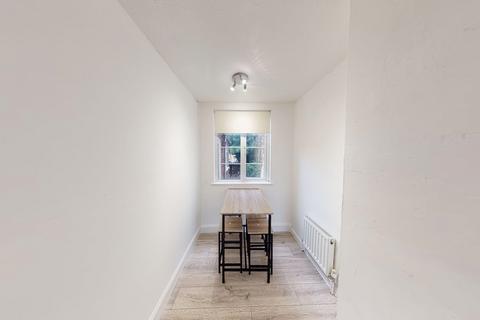 4 bedroom terraced house to rent, 4 Cromwell Street, Nottingham, NG7 4GL