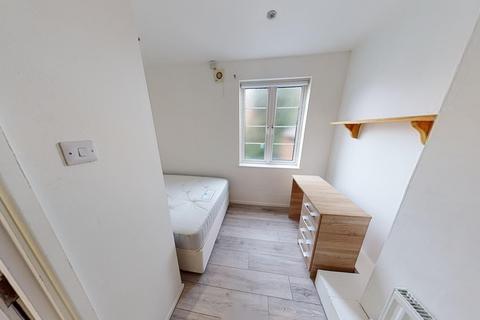 4 bedroom terraced house to rent, 4 Cromwell Street, Nottingham, NG7 4GL