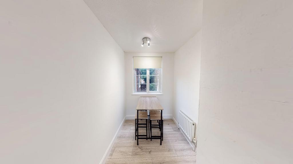 House in Nottingham - View 3