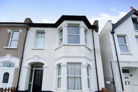 3 bedroom terraced house to rent - Southview Drive, Westcliff On Sea