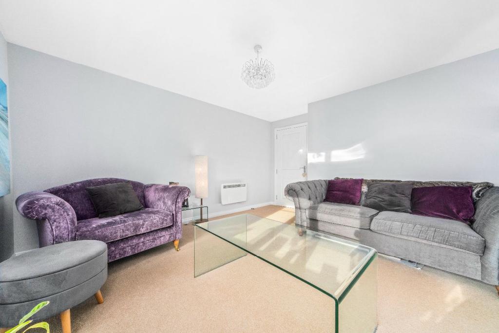 Morag Riva Court, Uddingston 2 bed flat £135,000