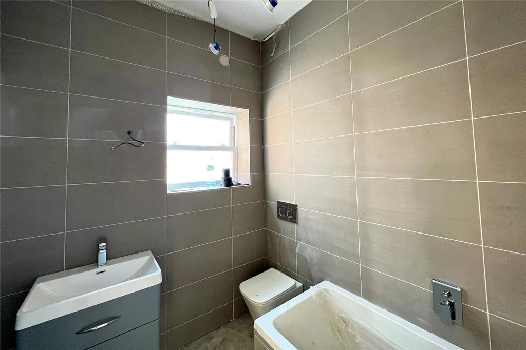 Bath/Shower Room