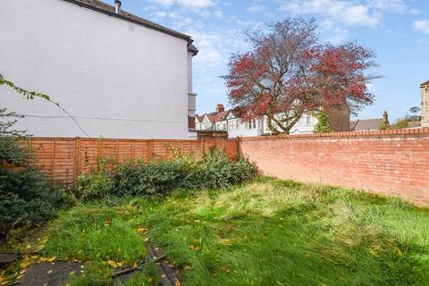 53 Tetherdown, London, N10 1NH