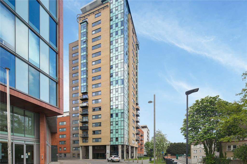 Burford Wharf Apartments, 3 Cam Road, Stratford, London, E15 1 bed flat