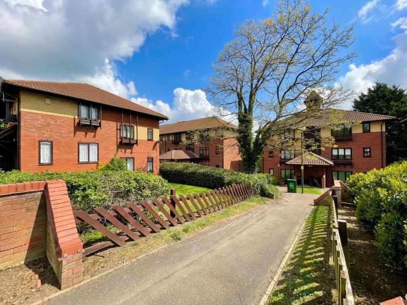 Troutbeck, Peartree Bridge 2 bed apartment £925 pcm (£213 pw)