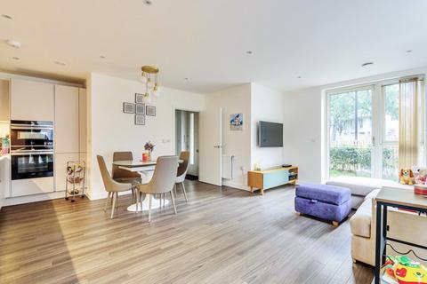 11 Davenant Way, Acton, London, W3 8DN