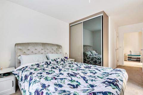 11 Davenant Way, Acton, London, W3 8DN