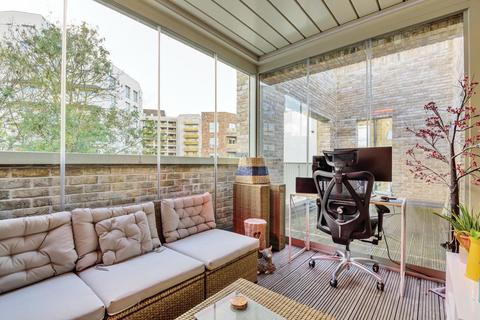 11 Davenant Way, Acton, London, W3 8DN