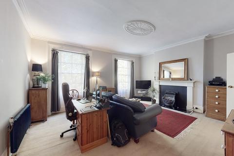 41d Compton Road, London, N1 2PB