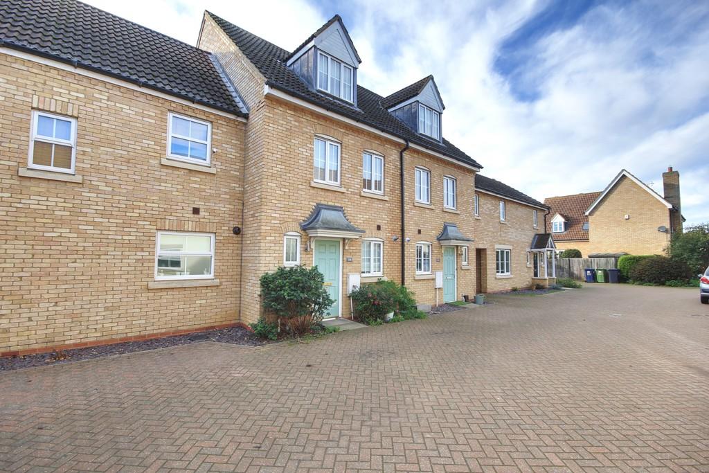 Headlands, Fenstanton 3 bed townhouse for sale £325,000