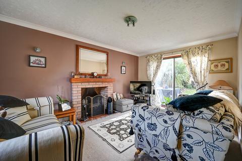 7 Poppy Close, Ditchingham, Bungay, NR35 2SG