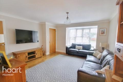 4 bedroom detached house for sale - Fordwich Drive, Rochester