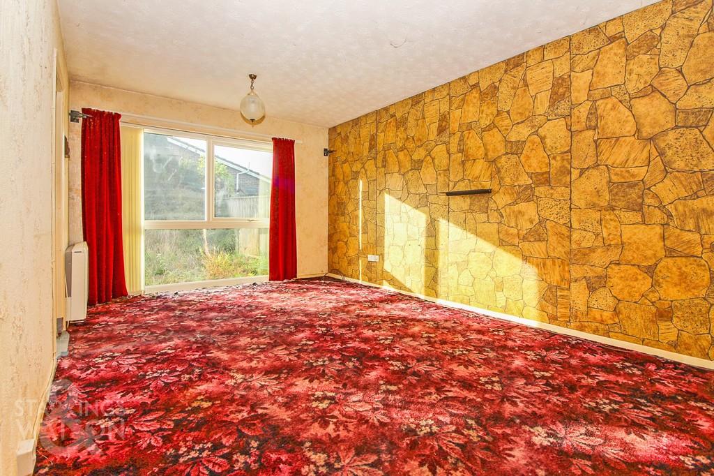 Page Road, Brundall, Norwich 2 bed semidetached bungalow for sale £