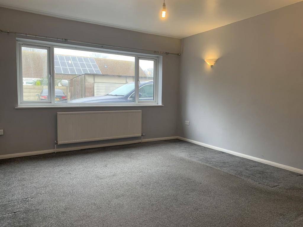 Felpham Way, Felpham 2 bed flat £825 pcm (£190 pw)