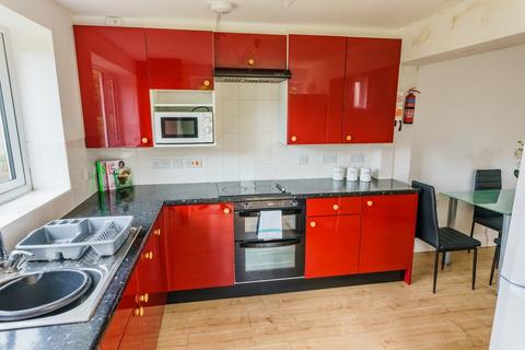 5 bedroom detached house to rent, Orcheston Road, Charminster