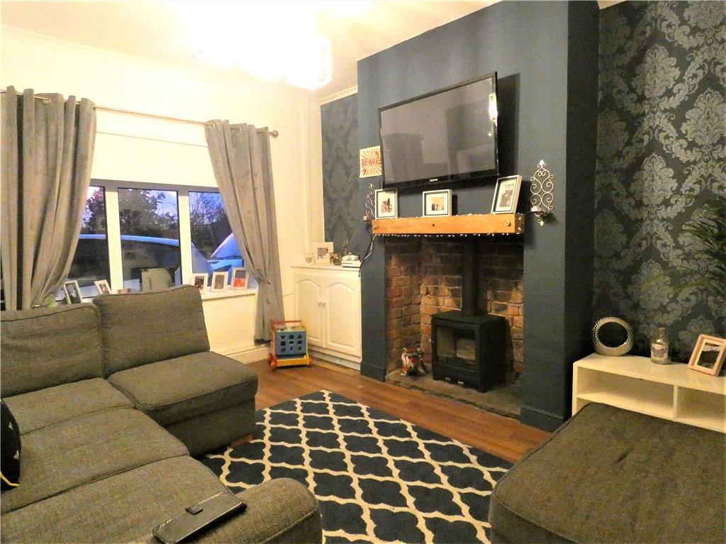 Park Lane, Preesall, PoultonleFylde 3 bed end of terrace house £159,950