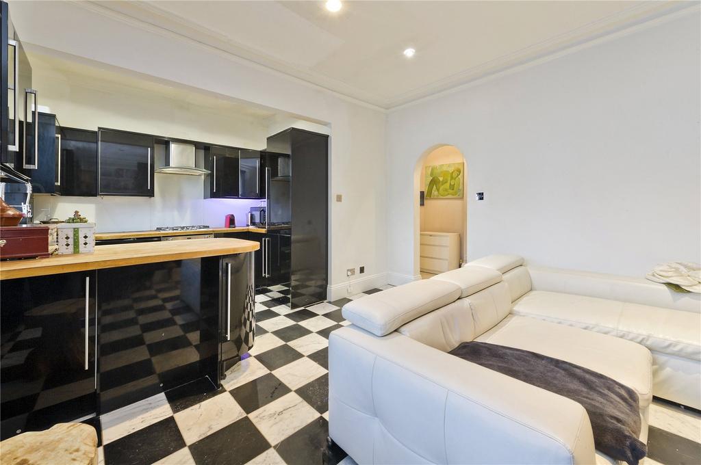 Strathmore Gardens, Kensington, London, W8 2 bed apartment for sale £